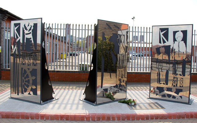 Gansbaaiers besoek Birkenhead dorp 3